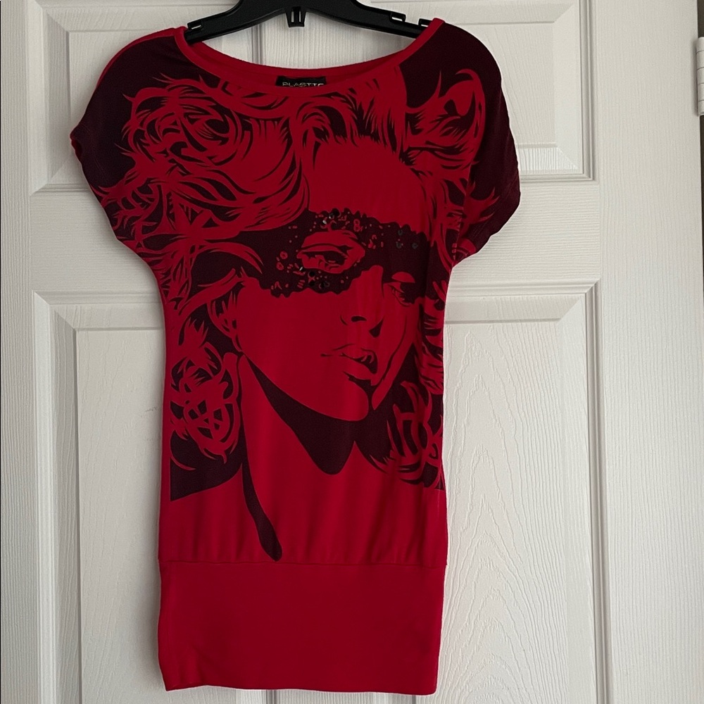 Red Graphic Short Sleeve Top